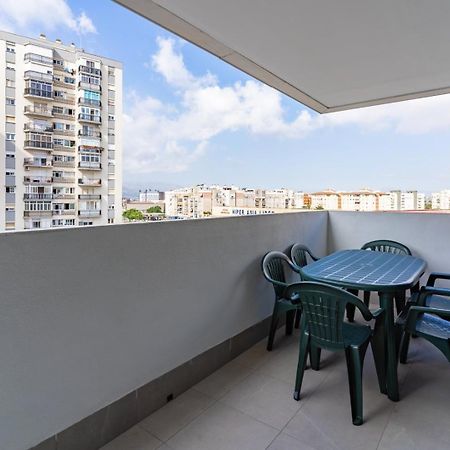 Апартаменты Guestready - Sunny Seaside Escape In Малага Экстерьер фото